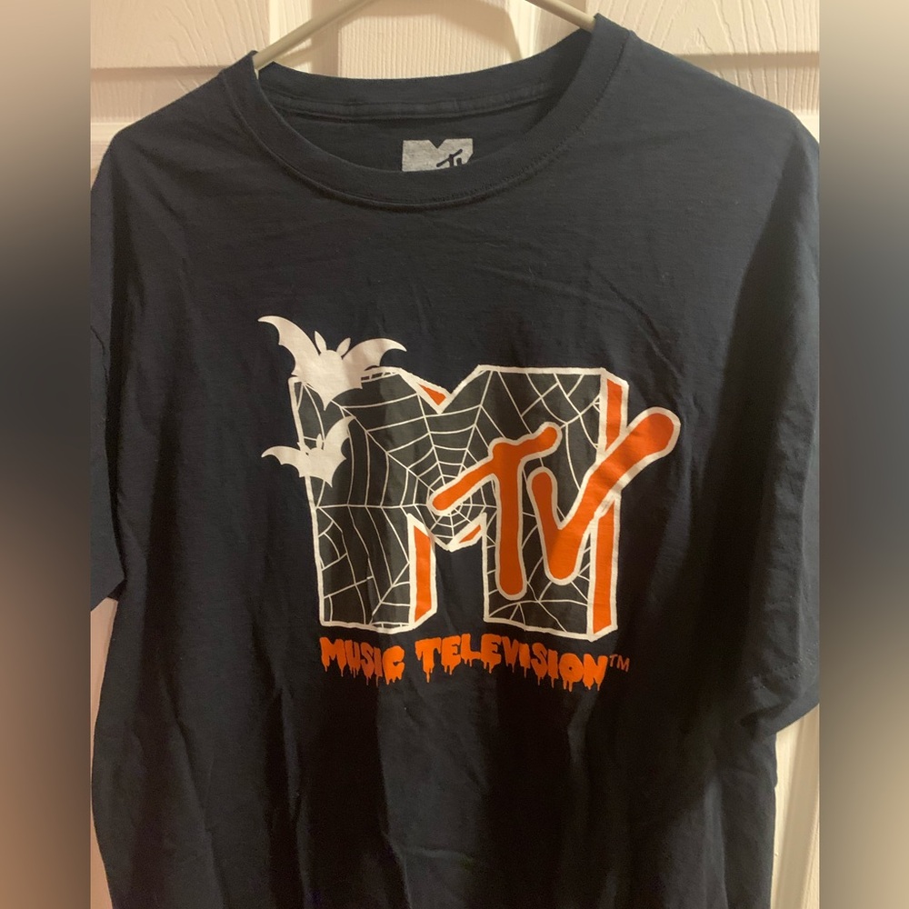MTV BLACK HALLOWEEN T SHIRT  NWOT